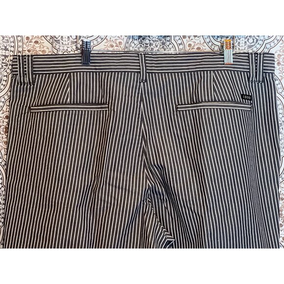 Izod Blue Gray Striped Mens Golf Shorts Size 40 Cotton Blend - Picture 4 of 10